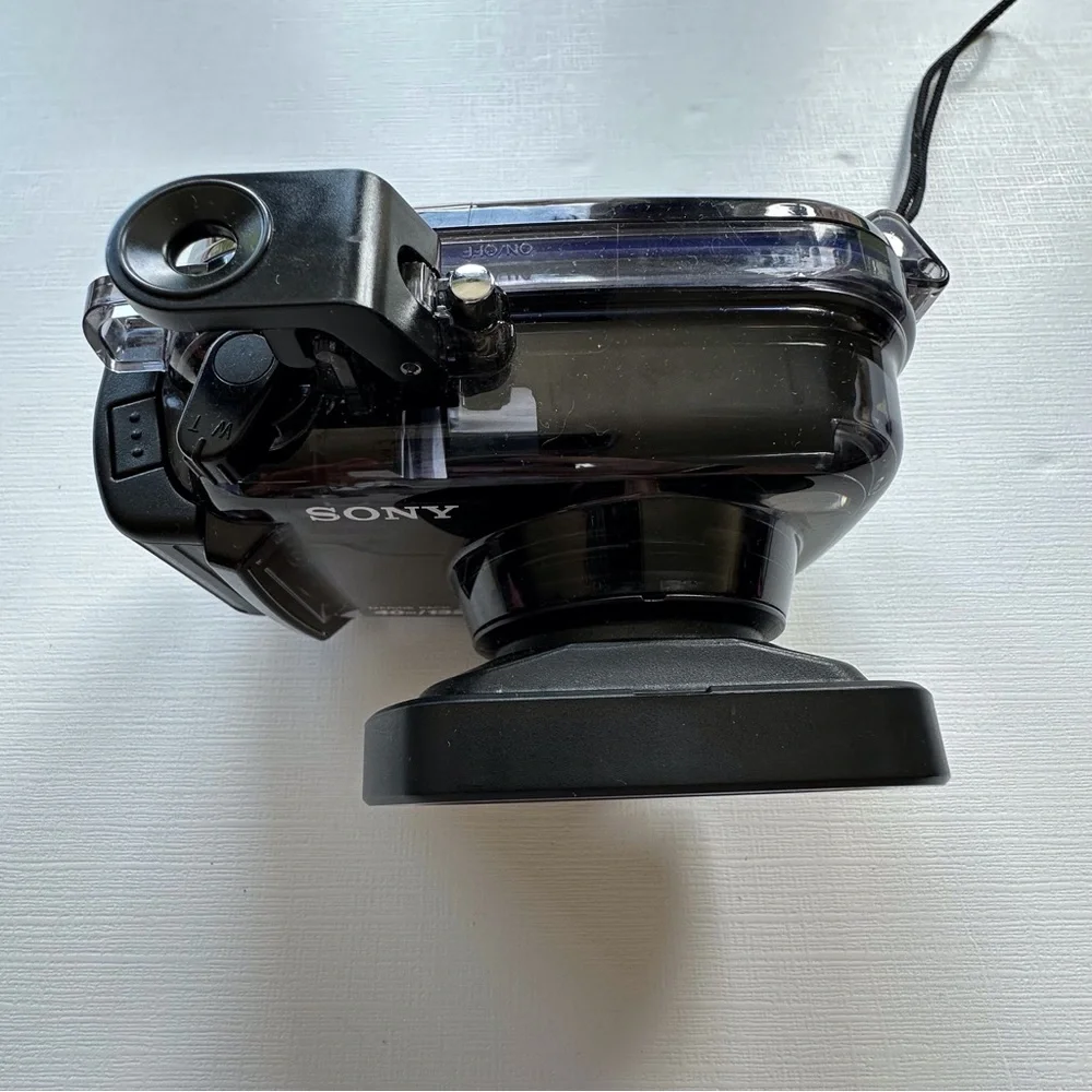 Sony Cyber-shot Marine Pack black underwater camera housing w/ accessories‎